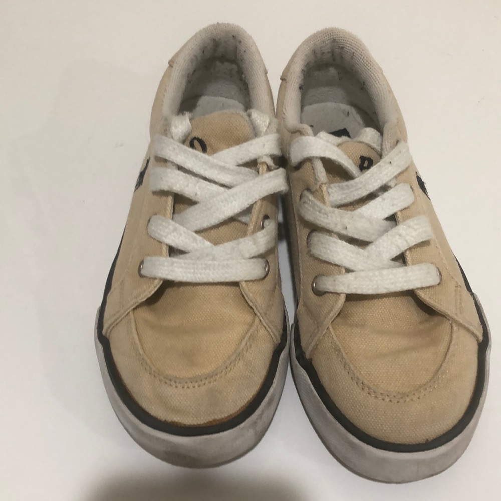 Boys shoes